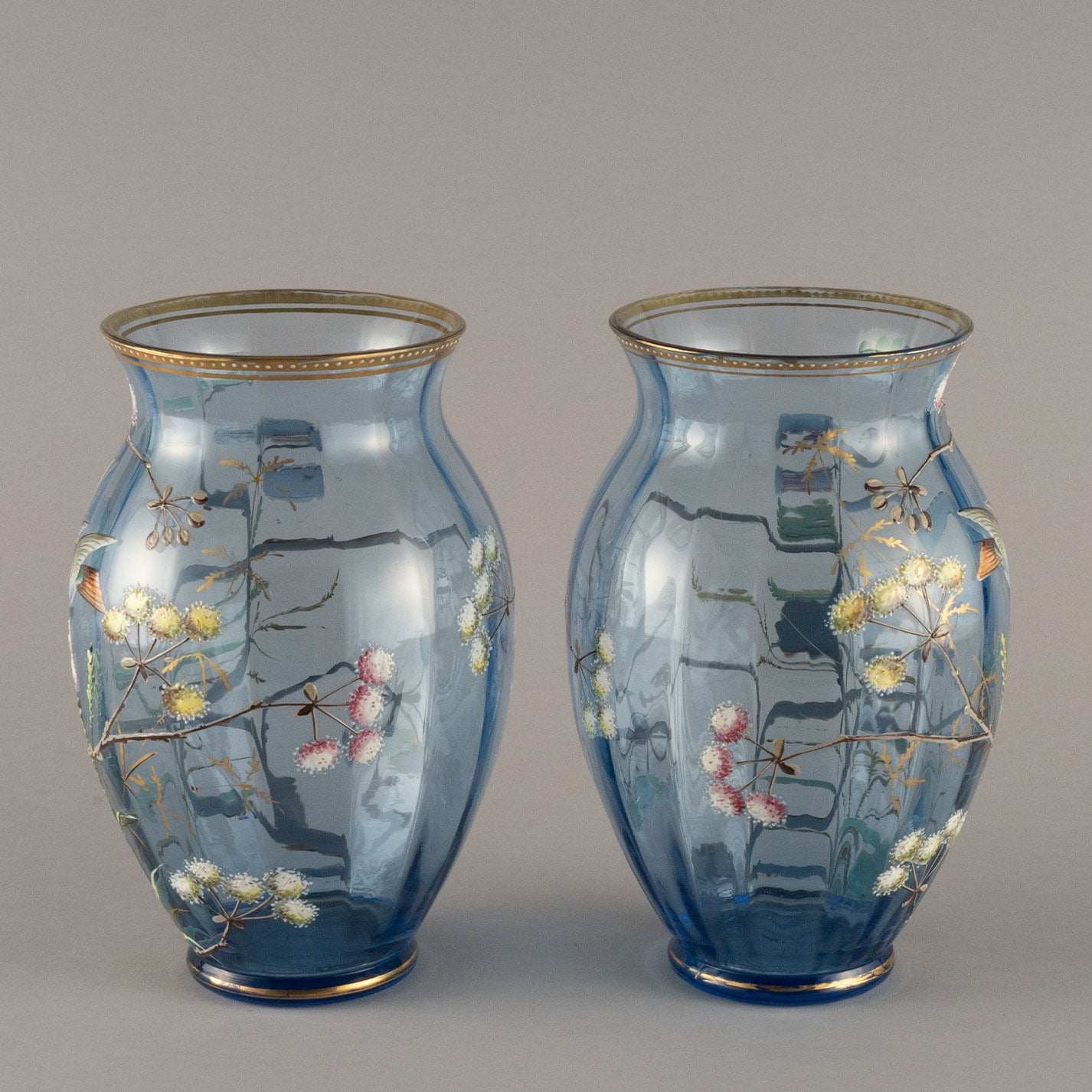 Vase with enameled flowers and birds pattern (pair)
