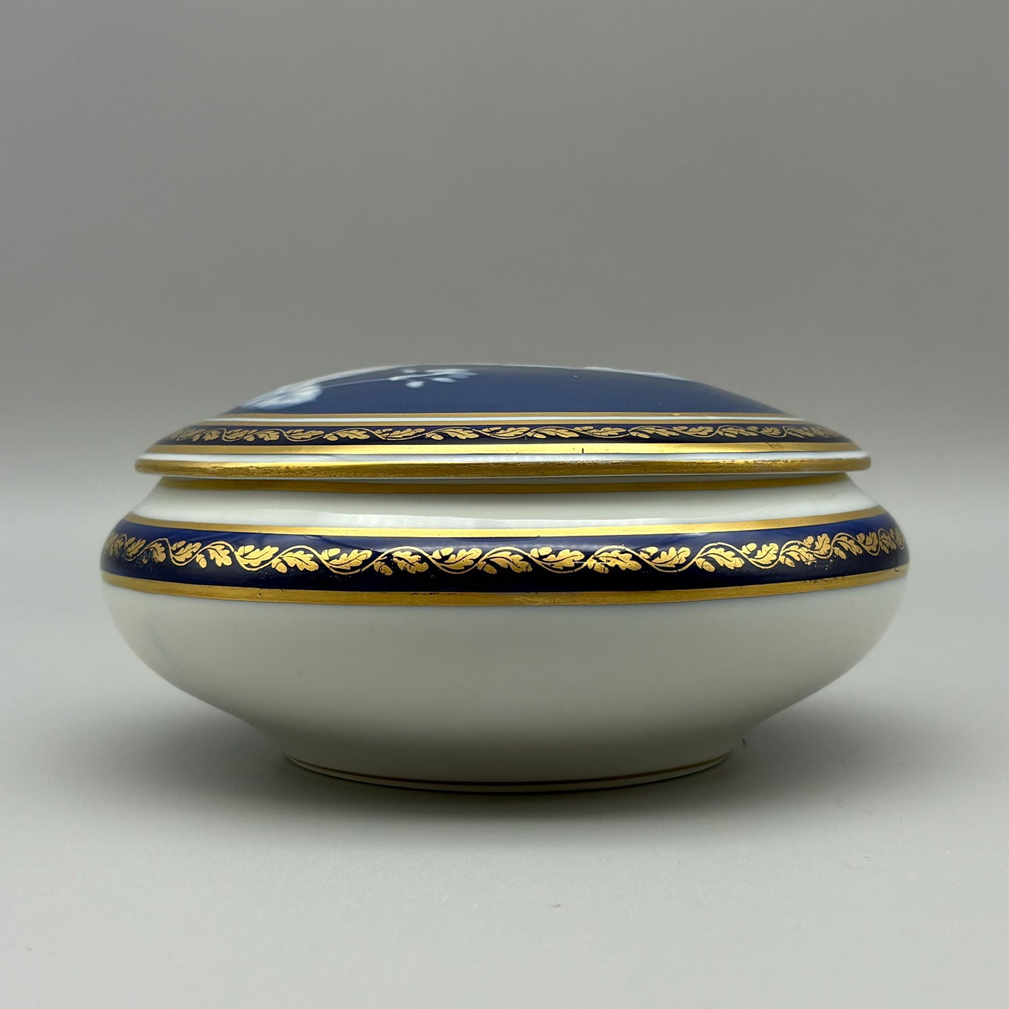 Limoges "Pate-sur-Pate accessory case"