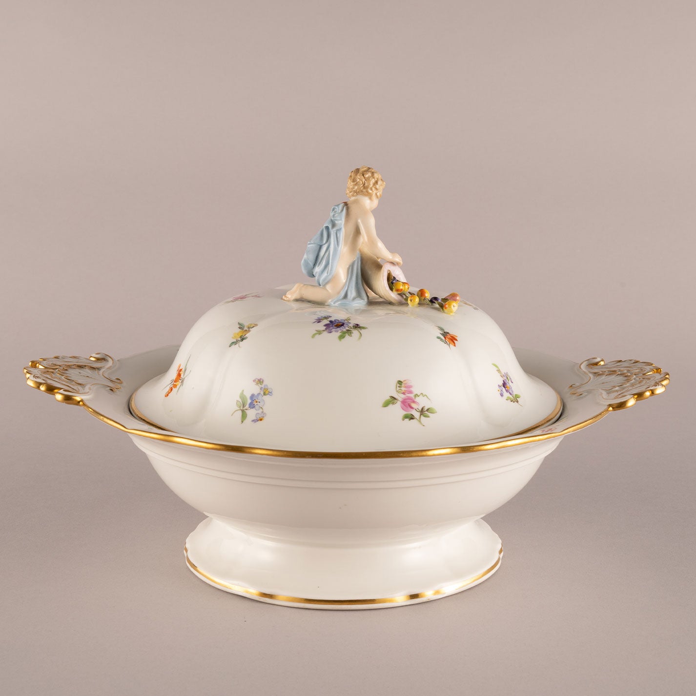 Meissen "Angels picture Tureen - Fruits"
