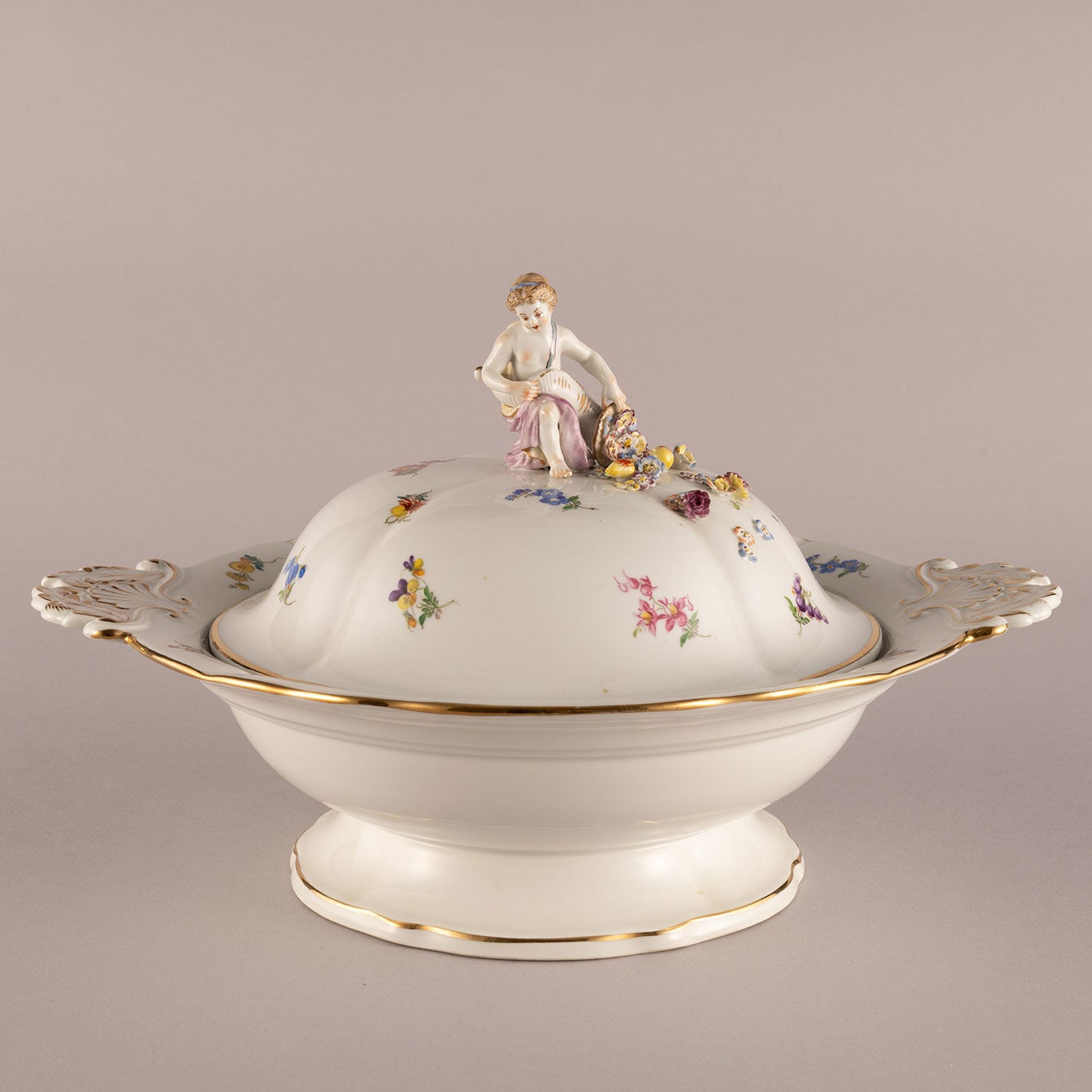 Meissen "Angels picture Tureen - Flowers"