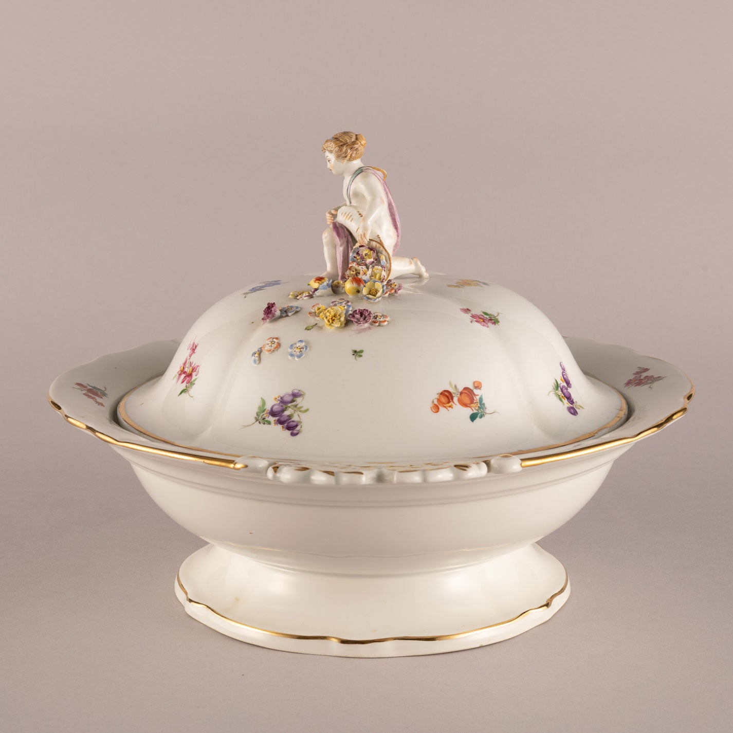 Meissen "Angels picture Tureen - Flowers"