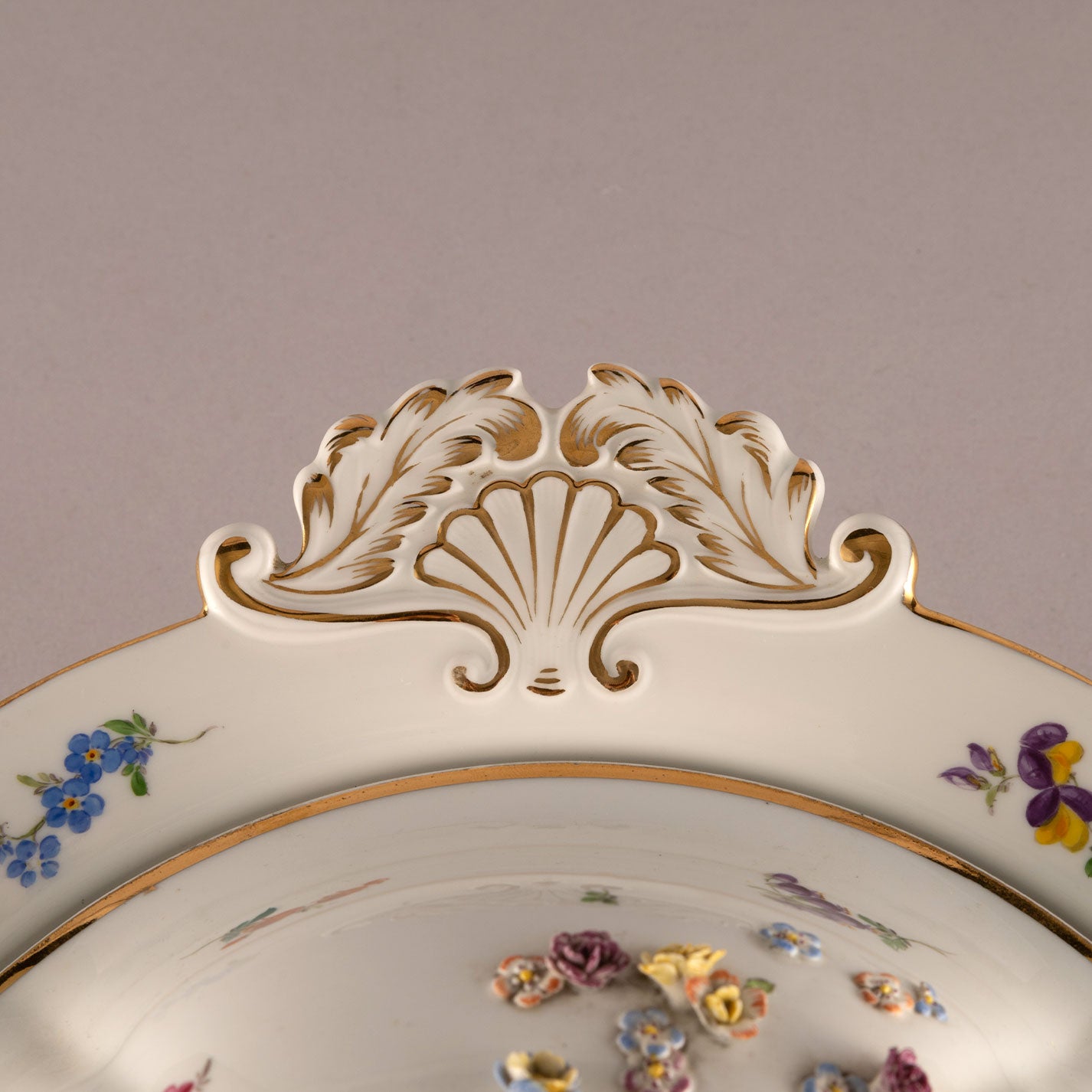 Meissen "Angels picture Tureen - Flowers"