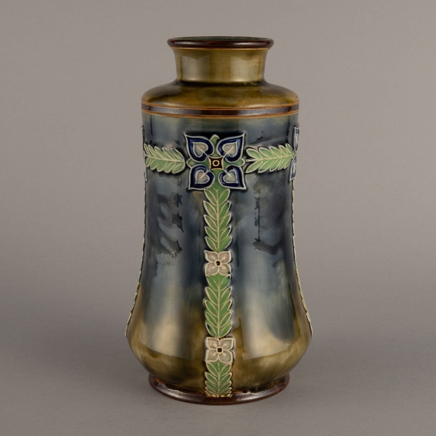ROYAL DOULTON "Vase"