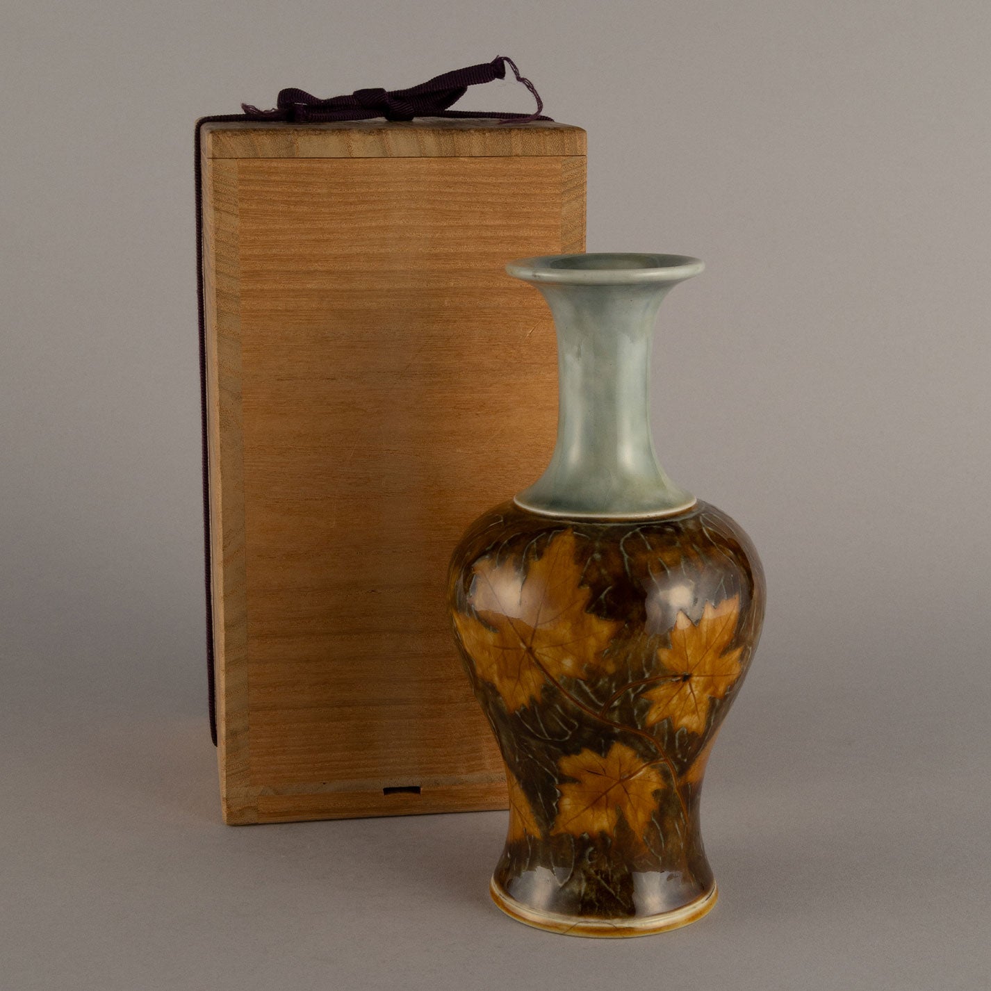 ROYAL DOULTON "Vase"