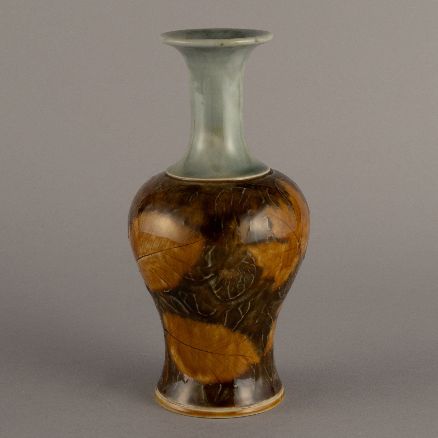 ROYAL DOULTON "Vase"