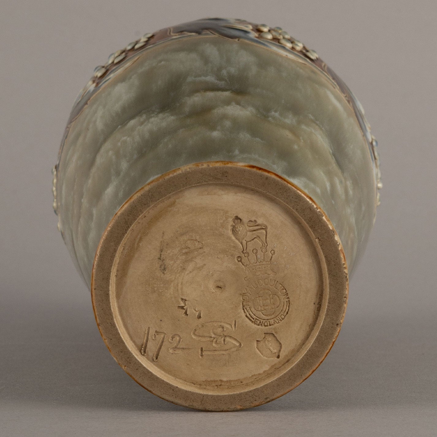 ROYAL DOULTON "Vase"