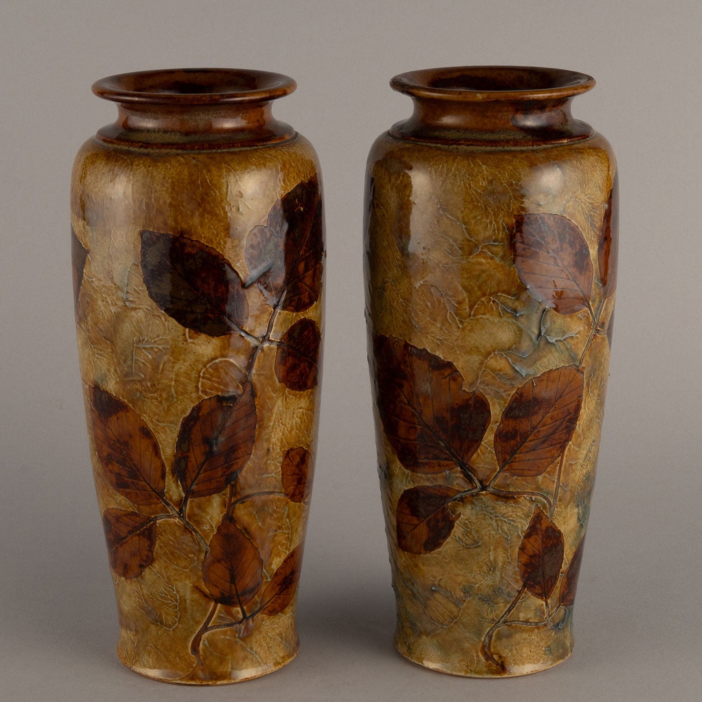 ROYAL DOULTON "Vase (Pair)"