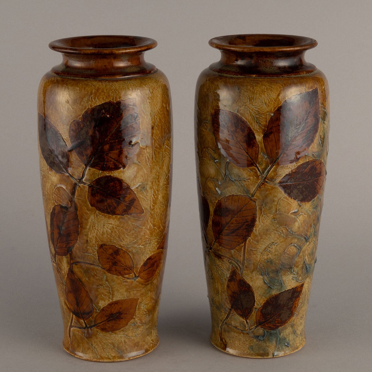 ROYAL DOULTON "Vase (Pair)"