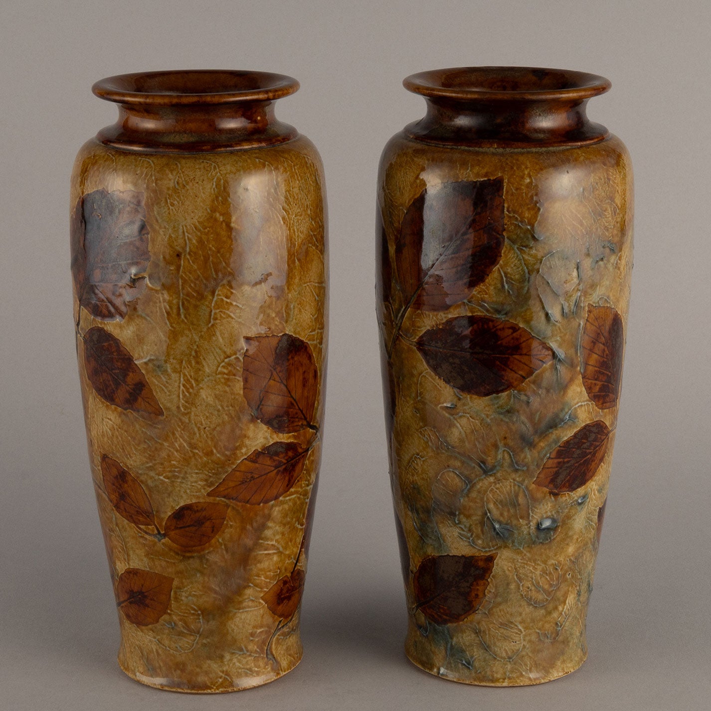 ROYAL DOULTON "Vase (Pair)"