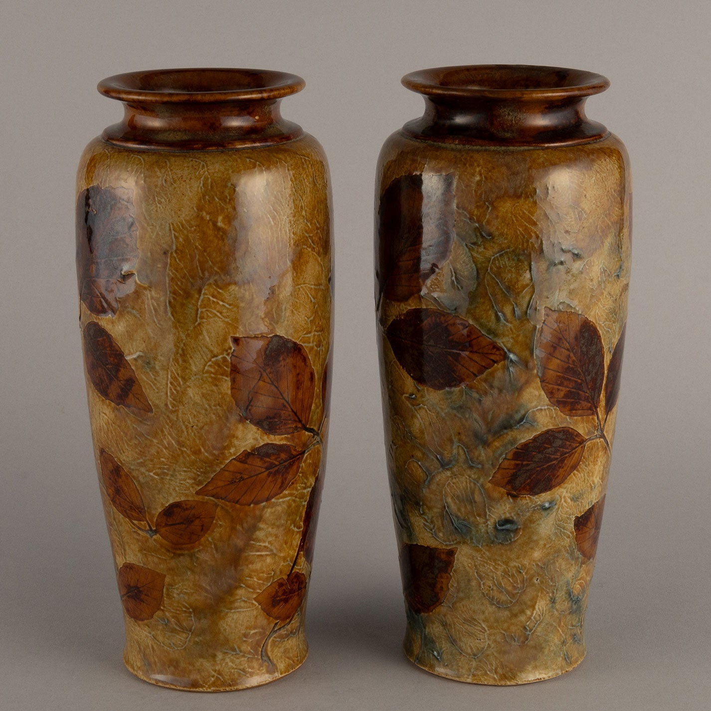 ROYAL DOULTON "Vase (Pair)"