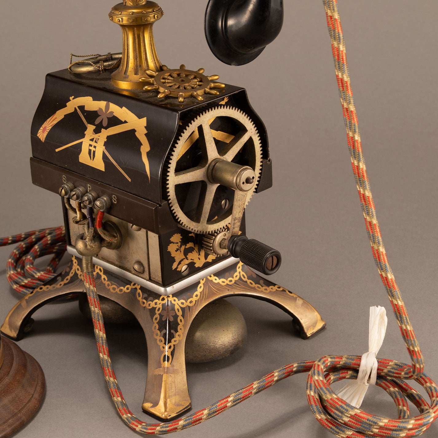Delville magnetic type A desk phone