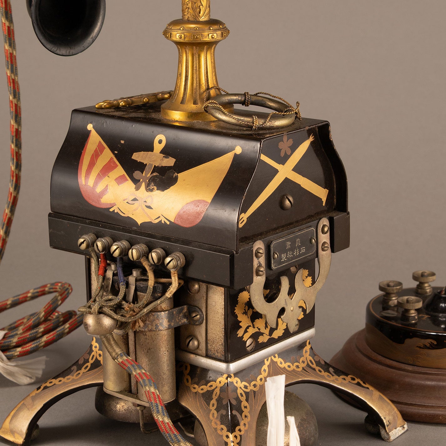 Delville magnetic type A desk phone