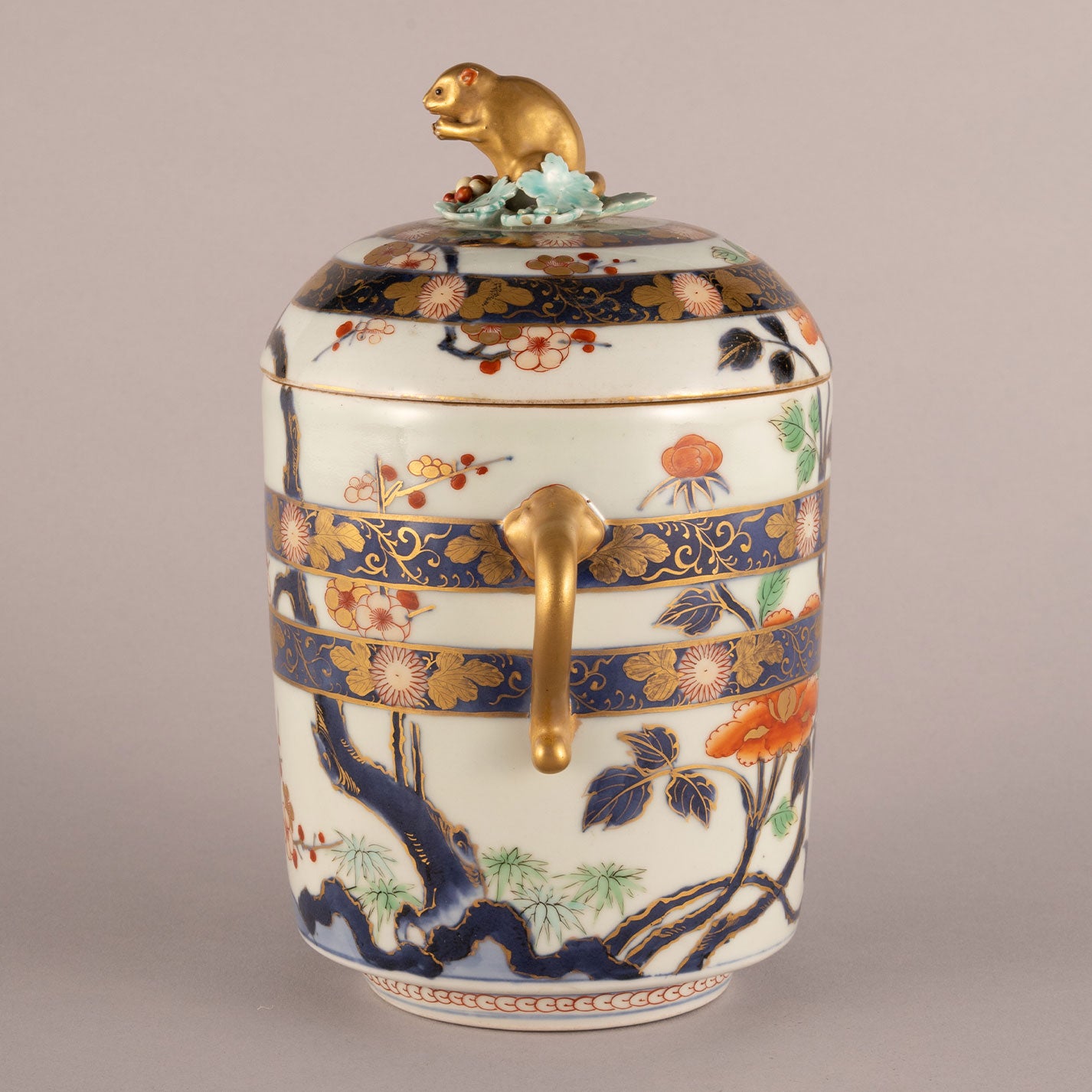 色絵金彩栗鼠鈕蓋物