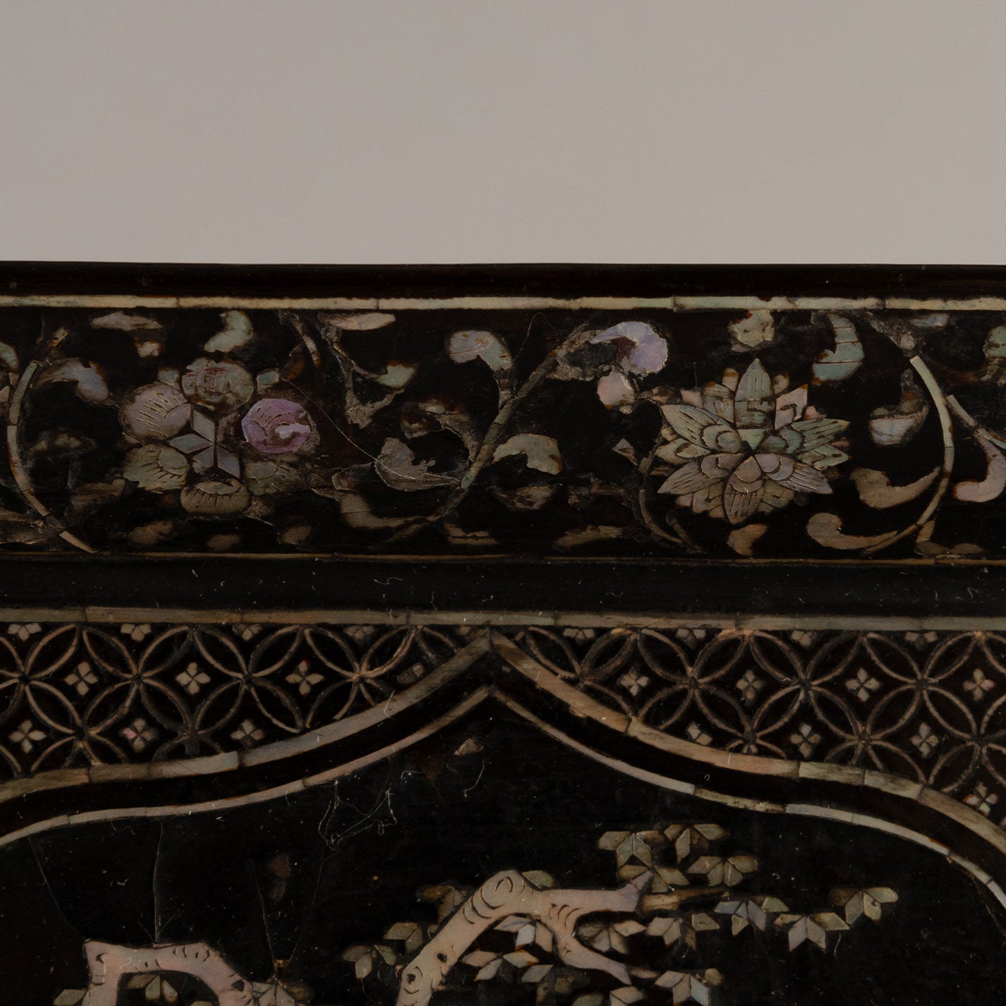 Mother of pearl four-sided tray with a depiction of nobles playing