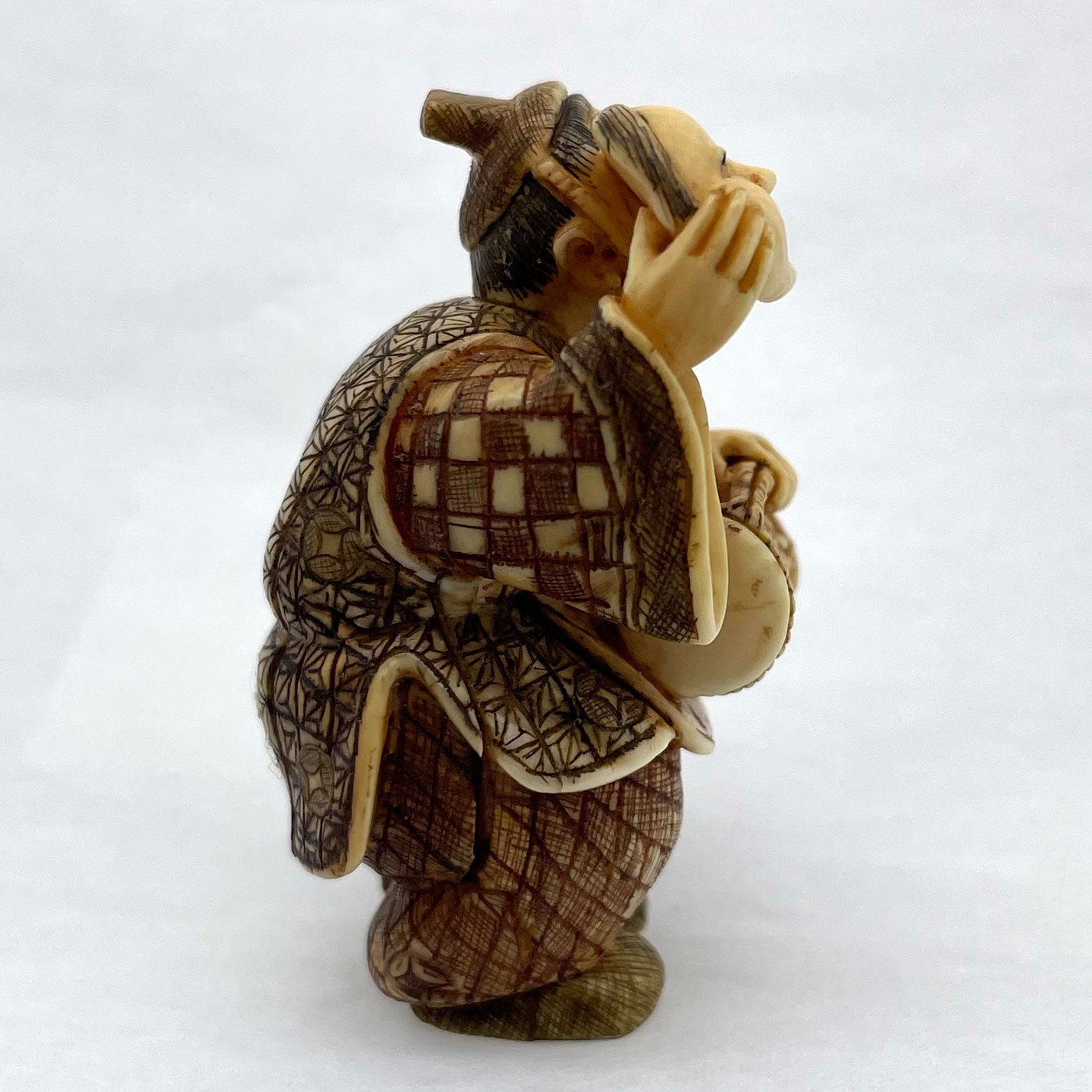 Ivory Netsuke Performer