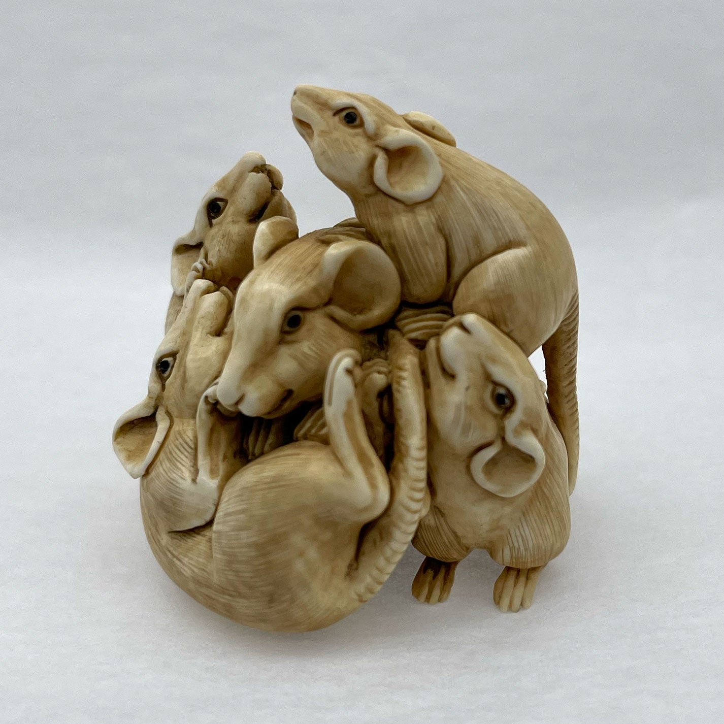 象牙根雕 群鼠