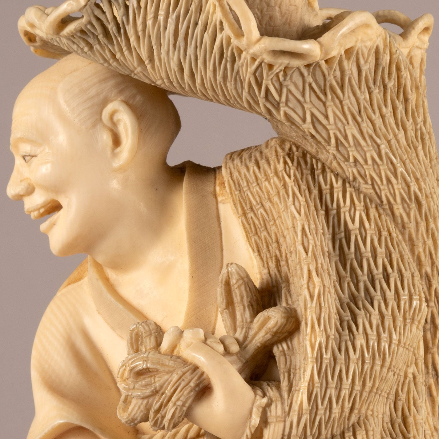 象牙漁夫雕像