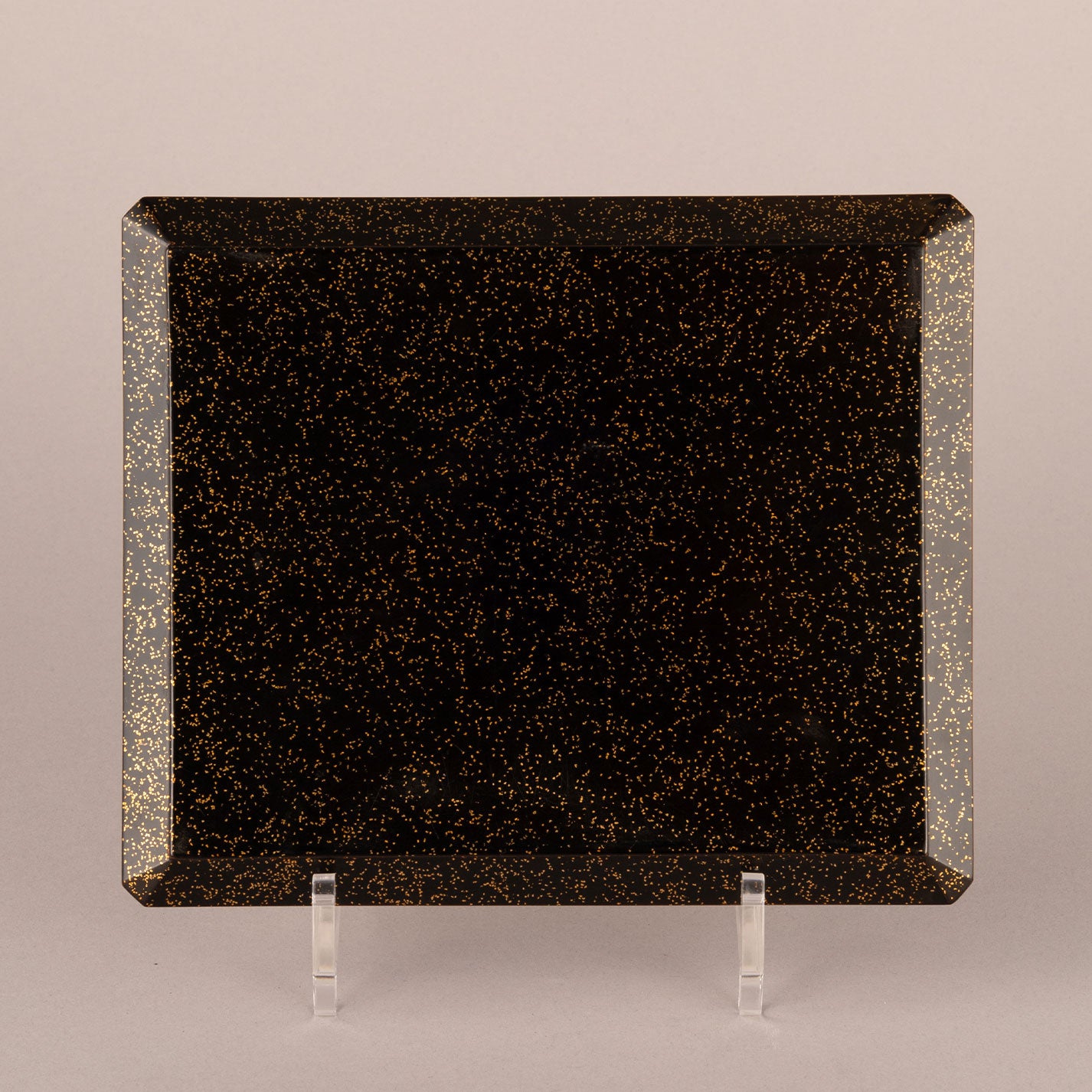 Box with seasonal floral design and lacquerware (silver border)