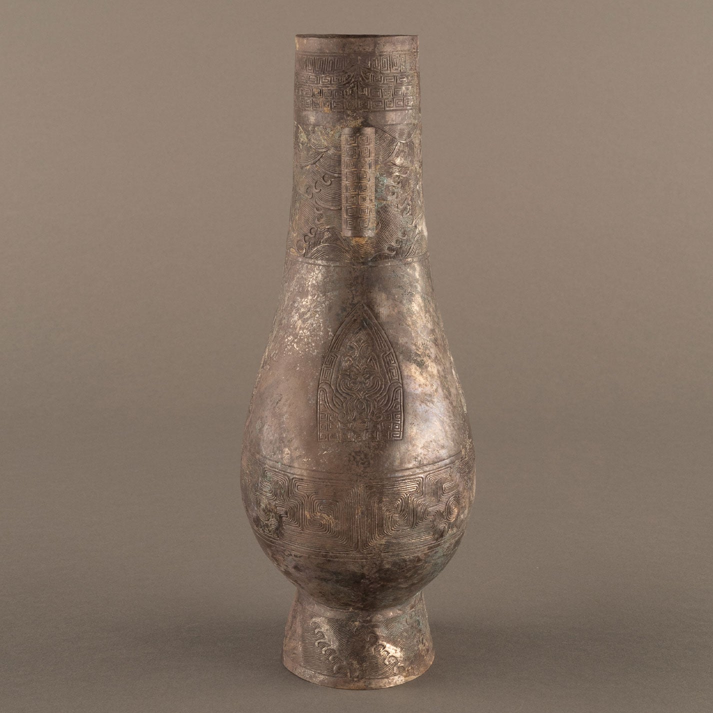 Silver Seawater Basho Ear Bottle