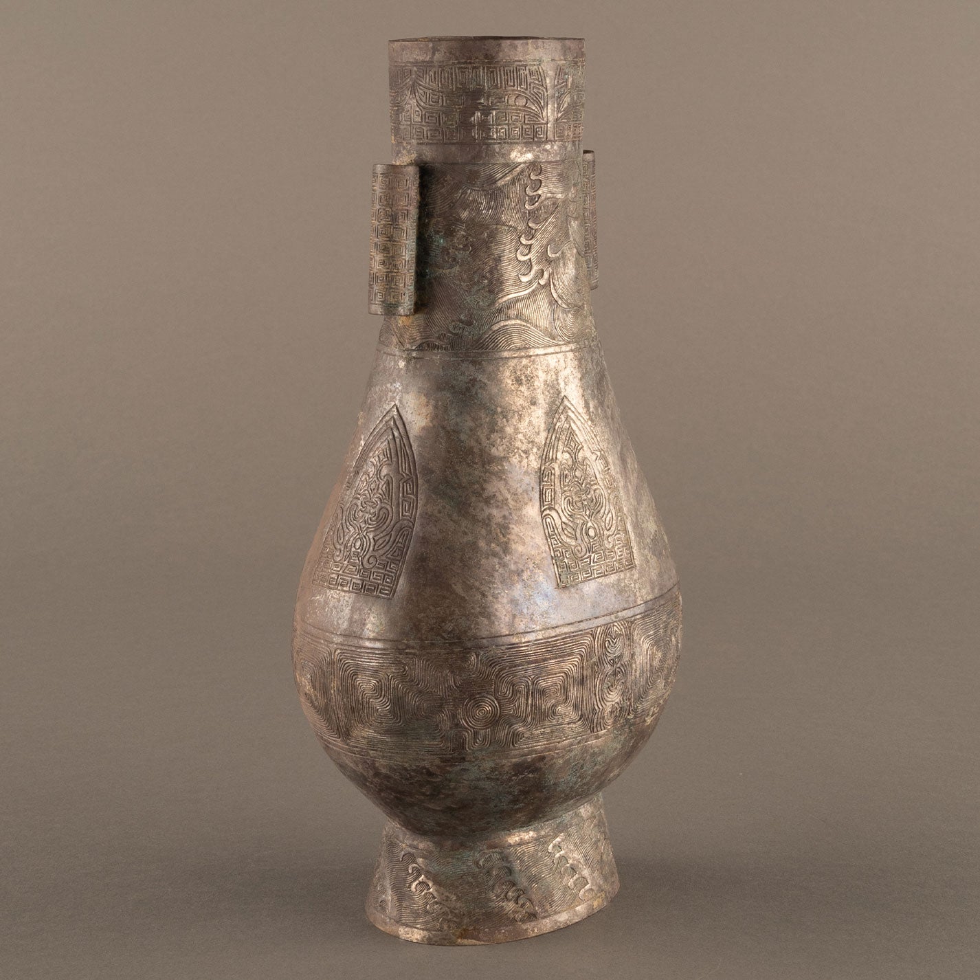 Silver Seawater Basho Ear Bottle