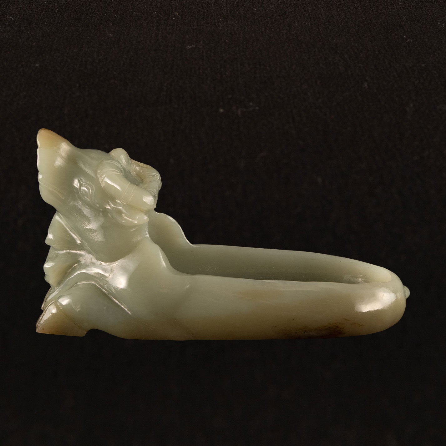 碧玉牛水盂