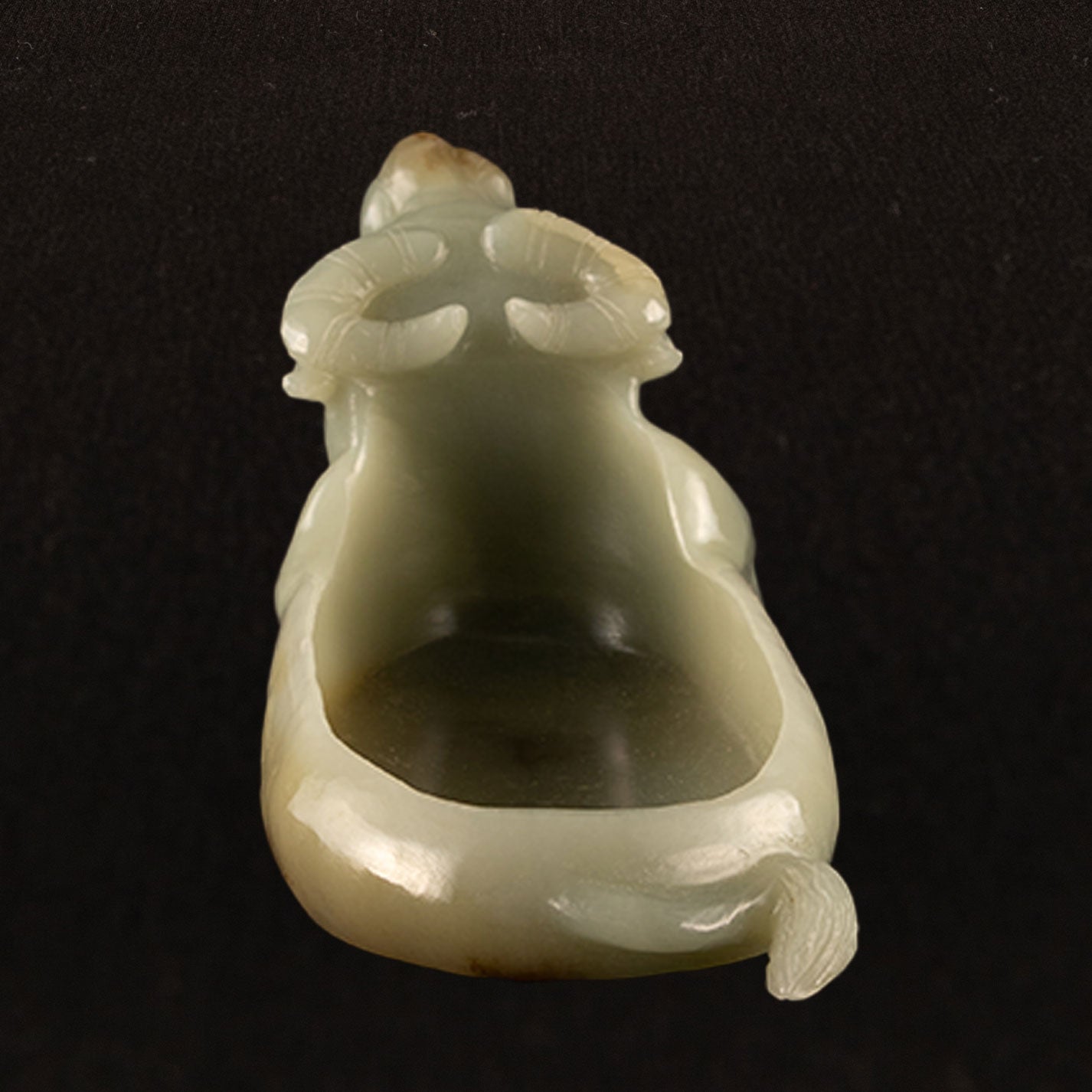 碧玉牛水盂