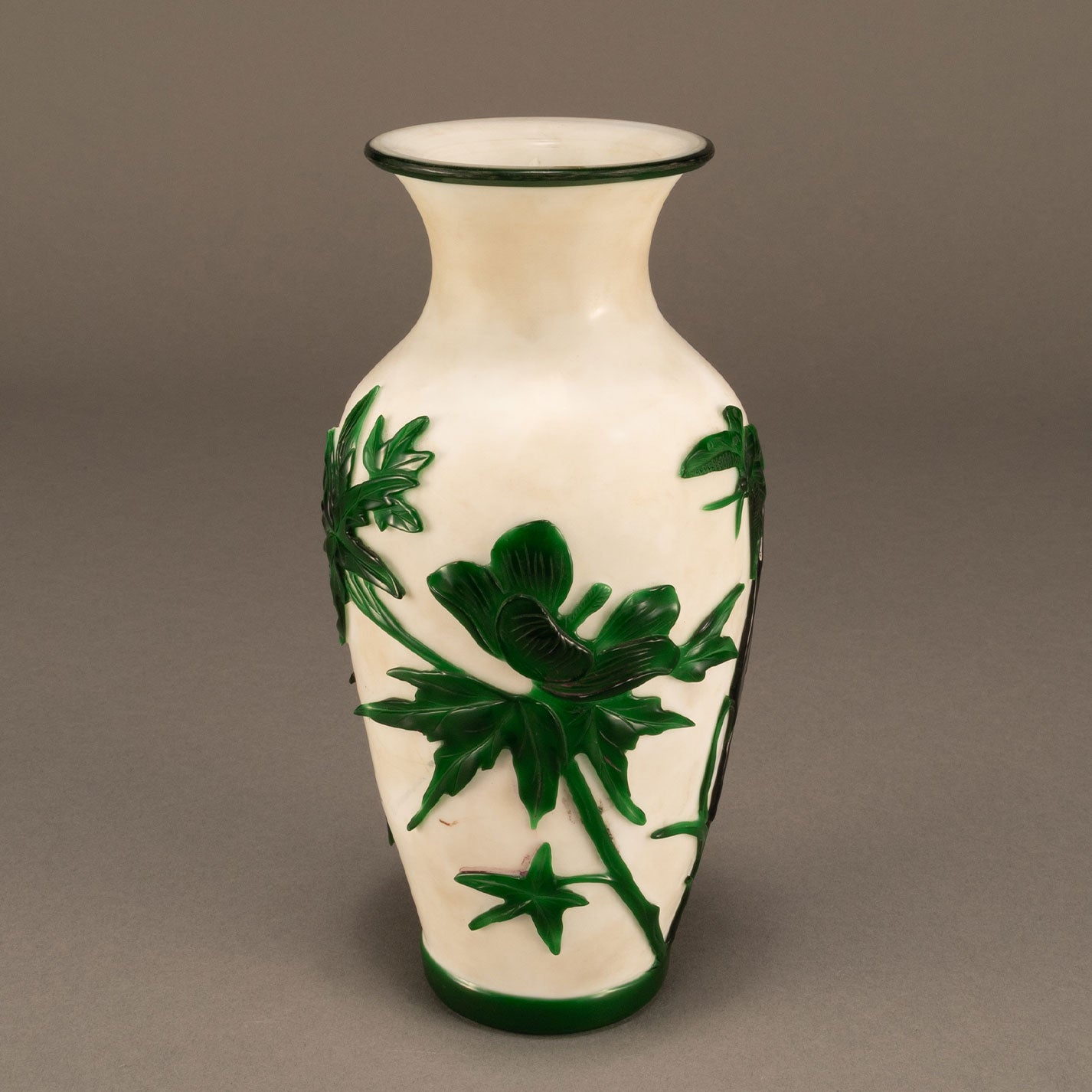 蓮花紋料器花瓶