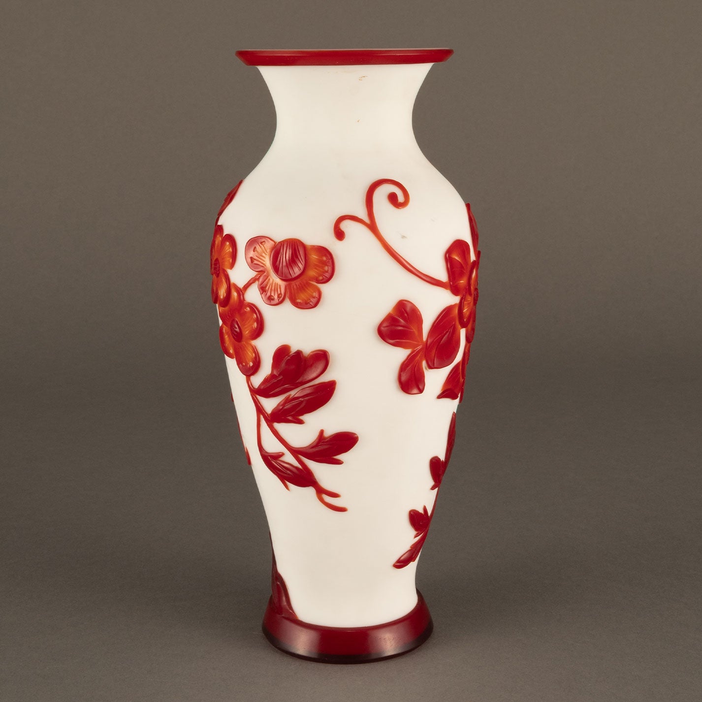 Plum flower crest vase