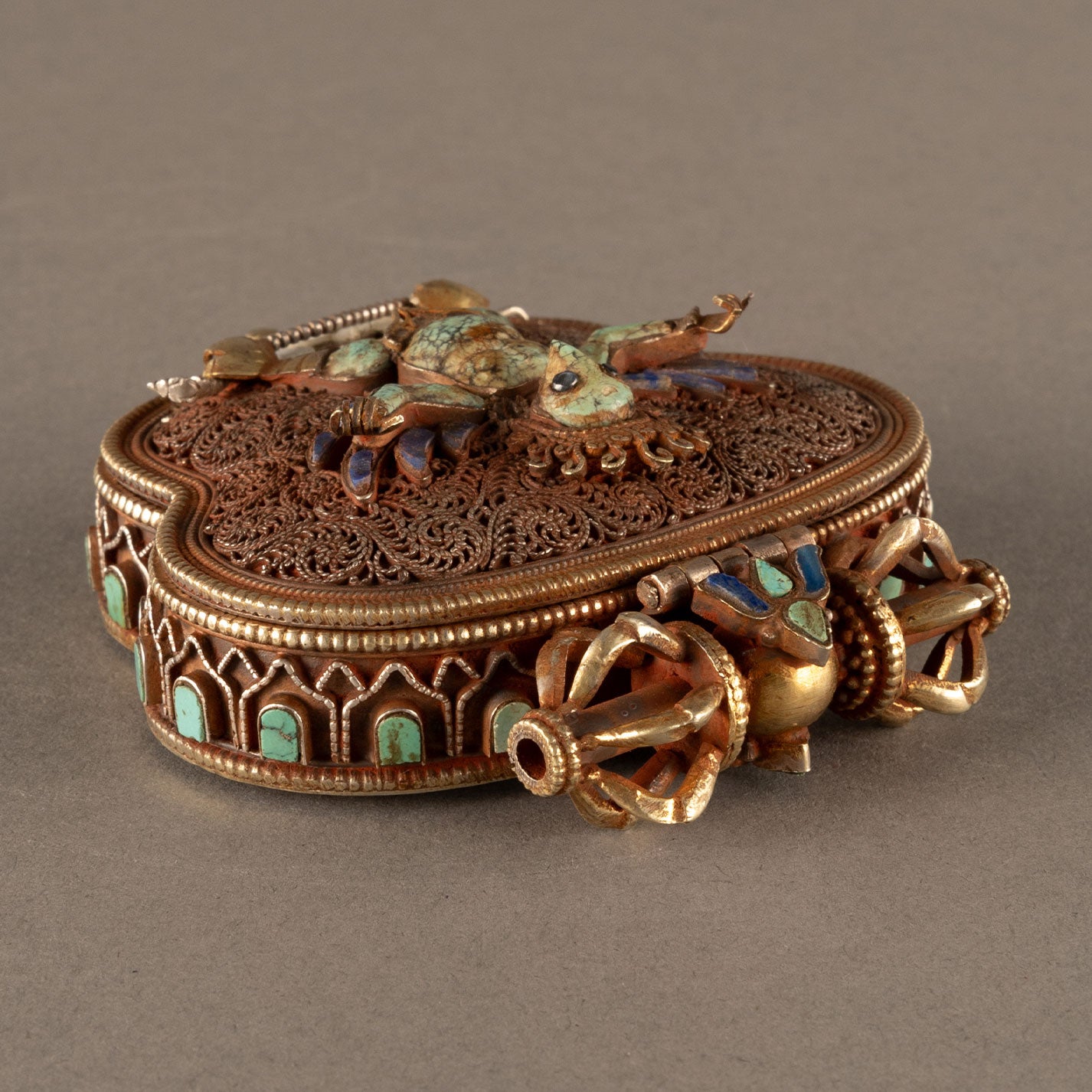 The Secret of Esoteric Buddhism, Green Pine Stone and Silver Box