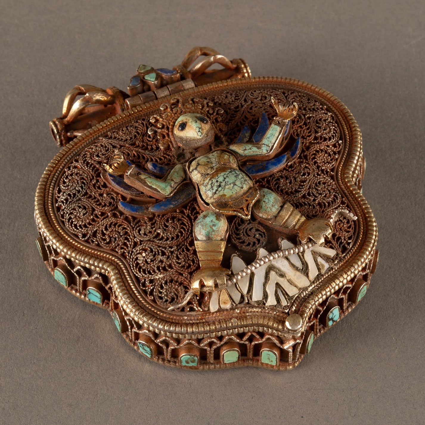 The Secret of Esoteric Buddhism, Green Pine Stone and Silver Box