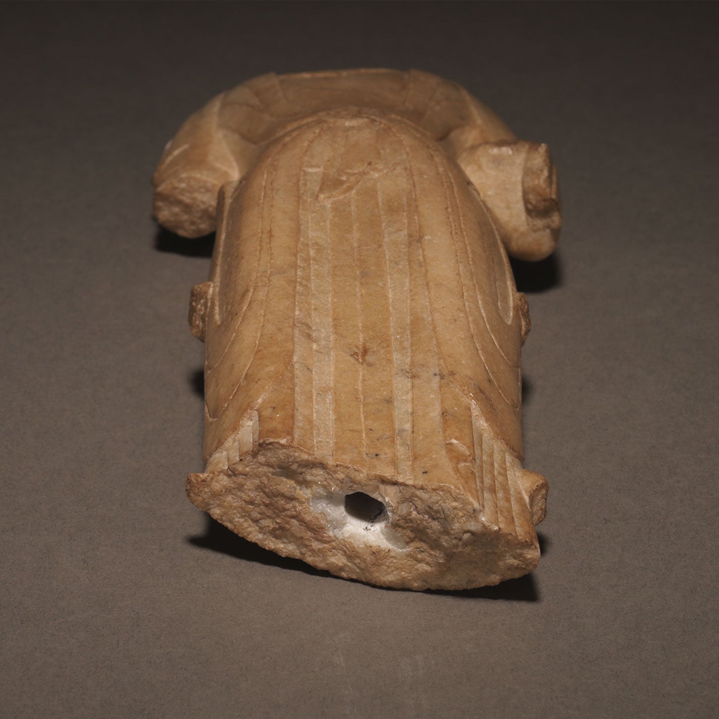 白玉雕加彩菩薩半身像