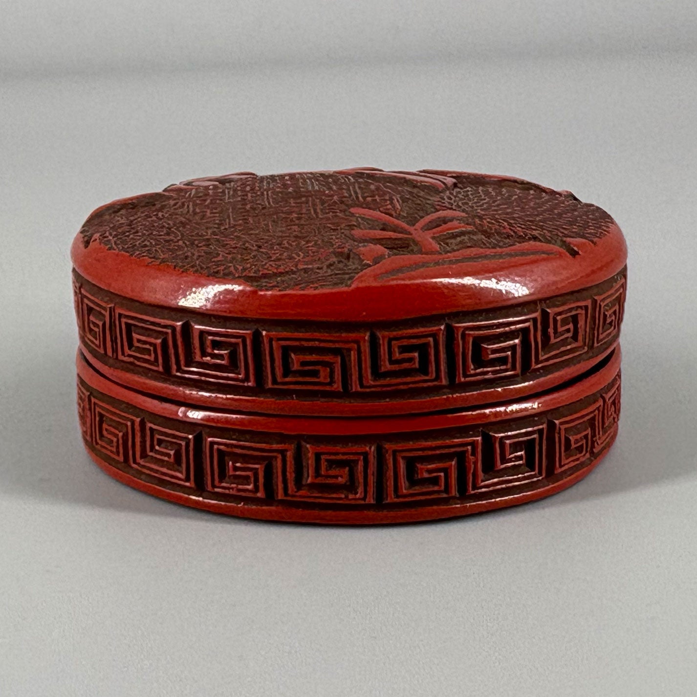 Carved red licorice leaf pattern incense box
