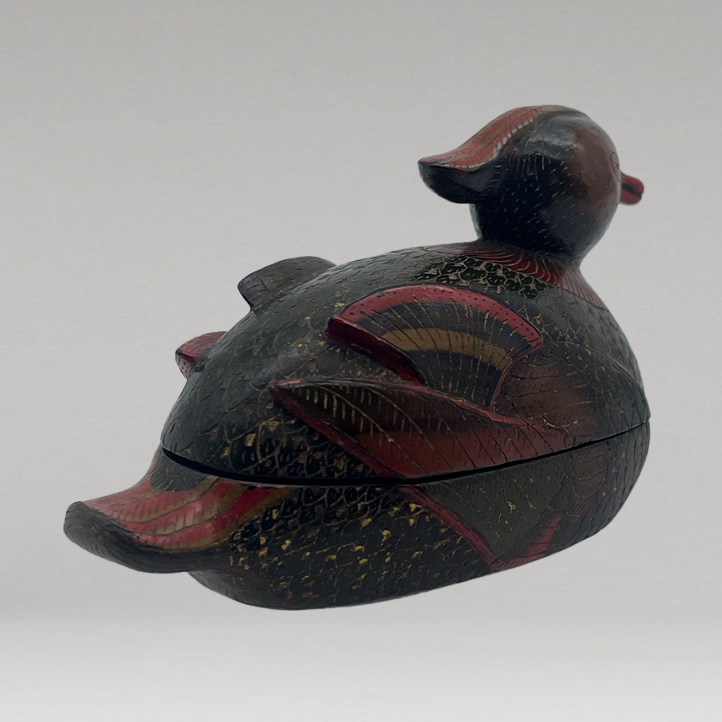 Wooden lacquered mandarin duck box with lid