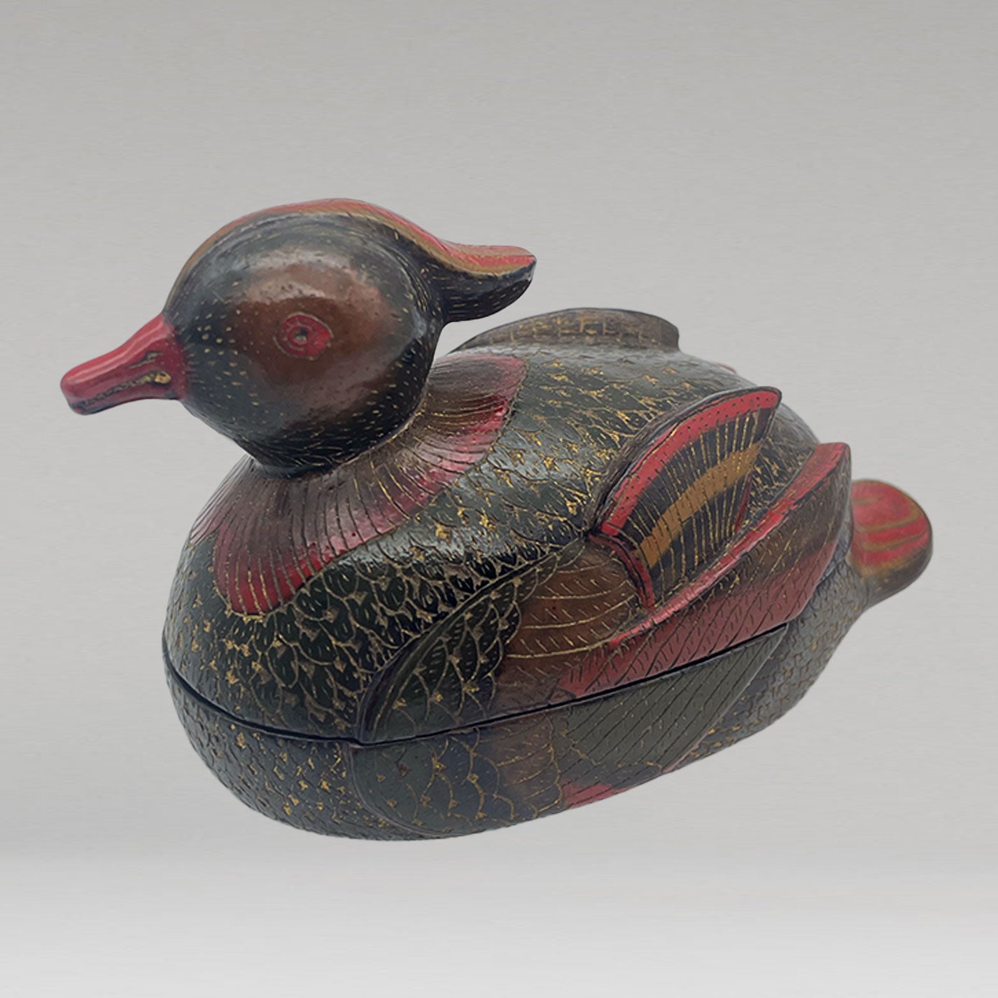 Wooden lacquered mandarin duck box with lid