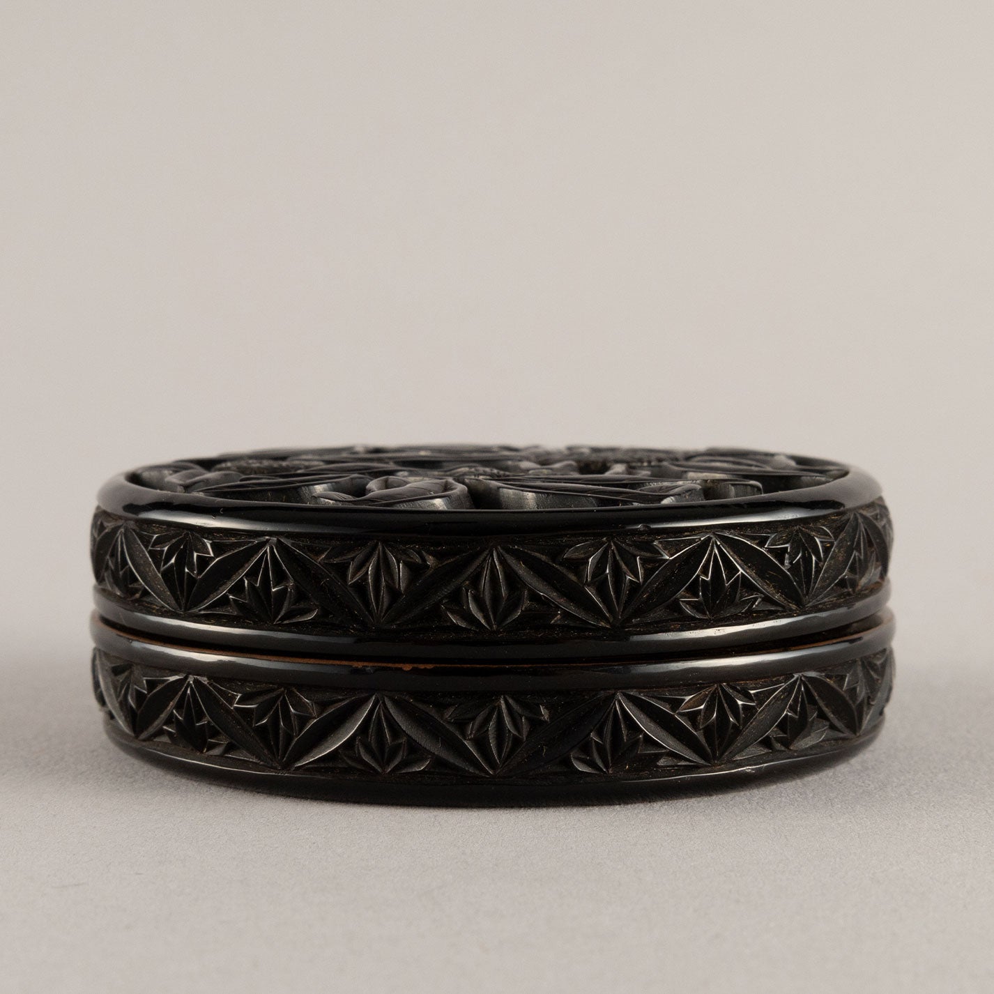 Black chestnut incense holder