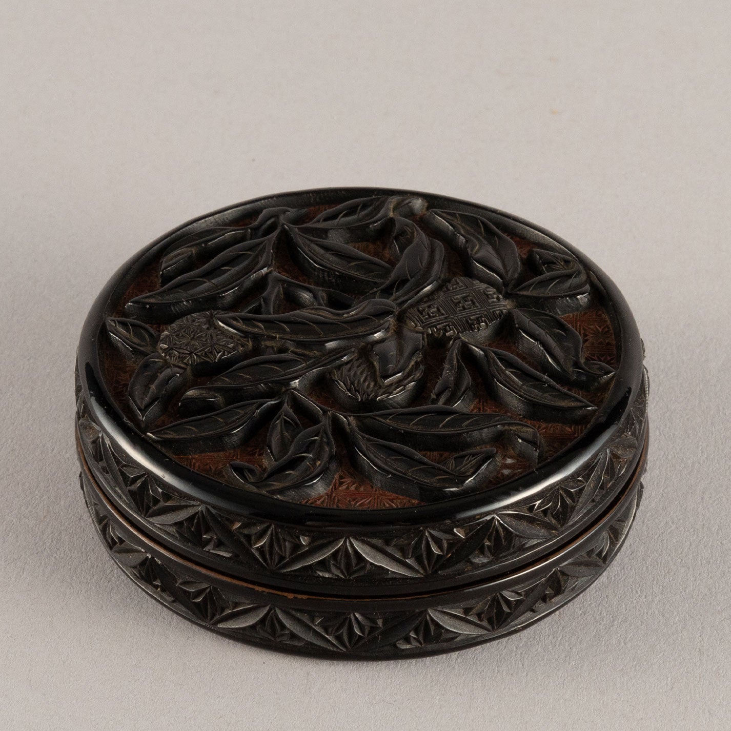 Black chestnut incense holder