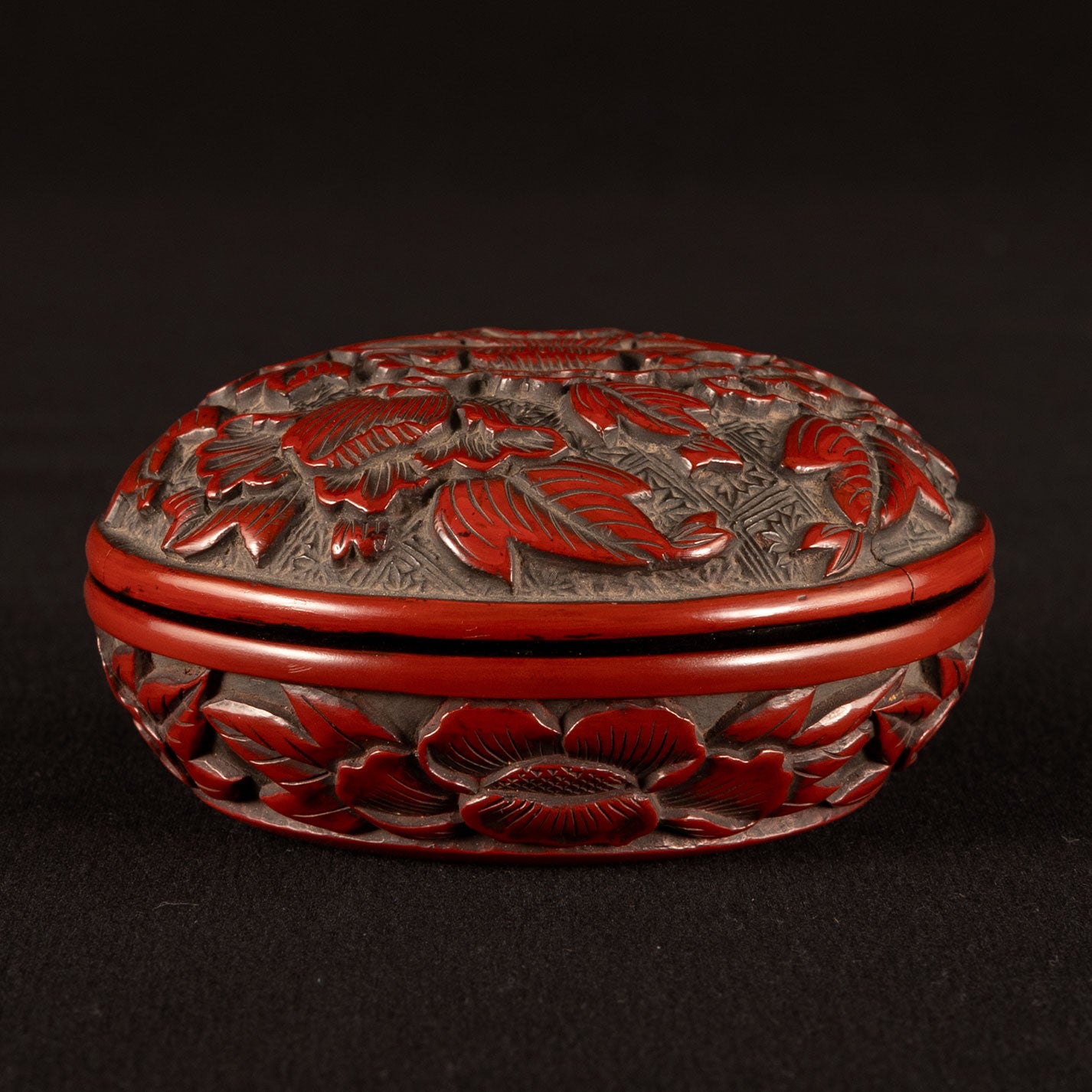Incense box with red peony motif