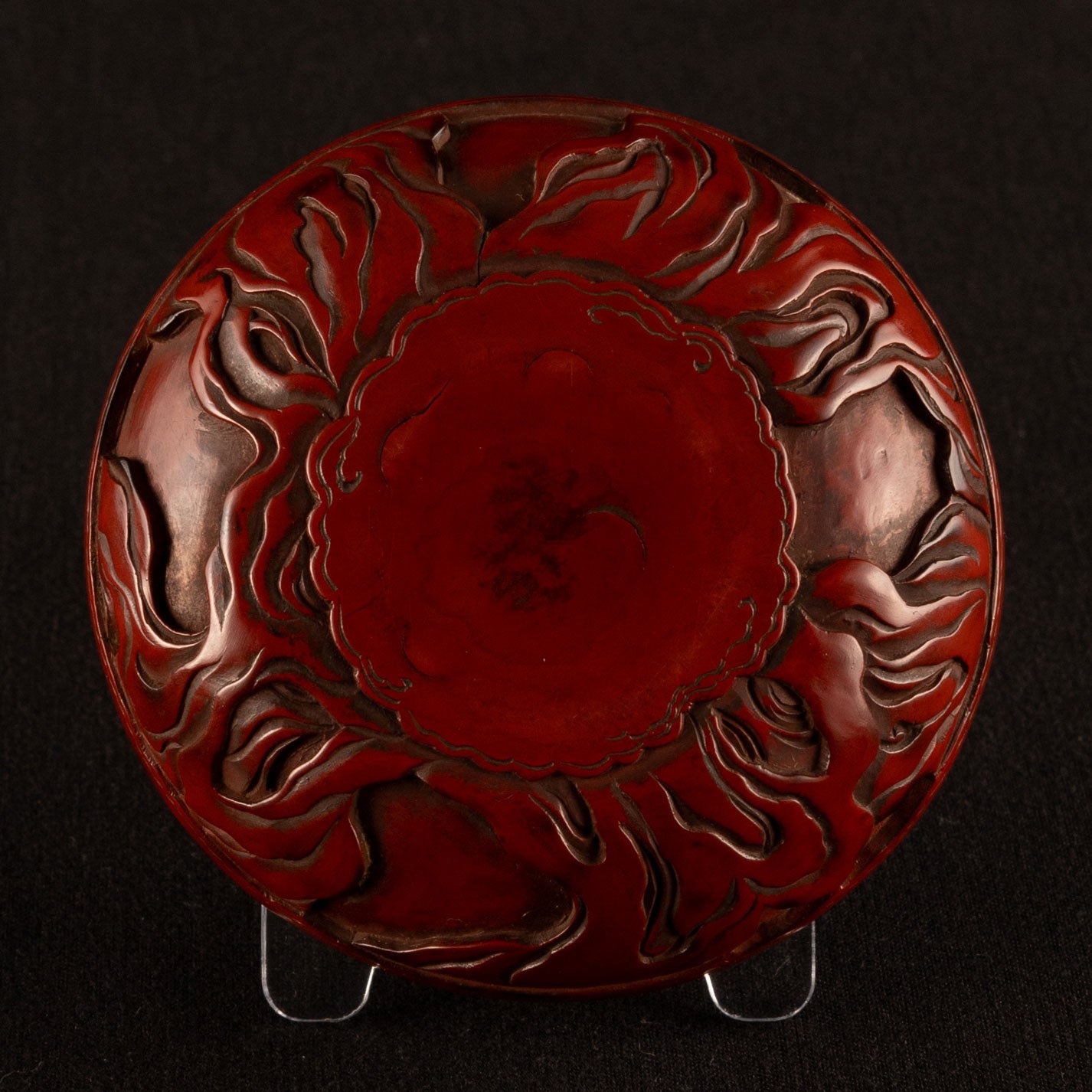 Red carved Hu people's incense box