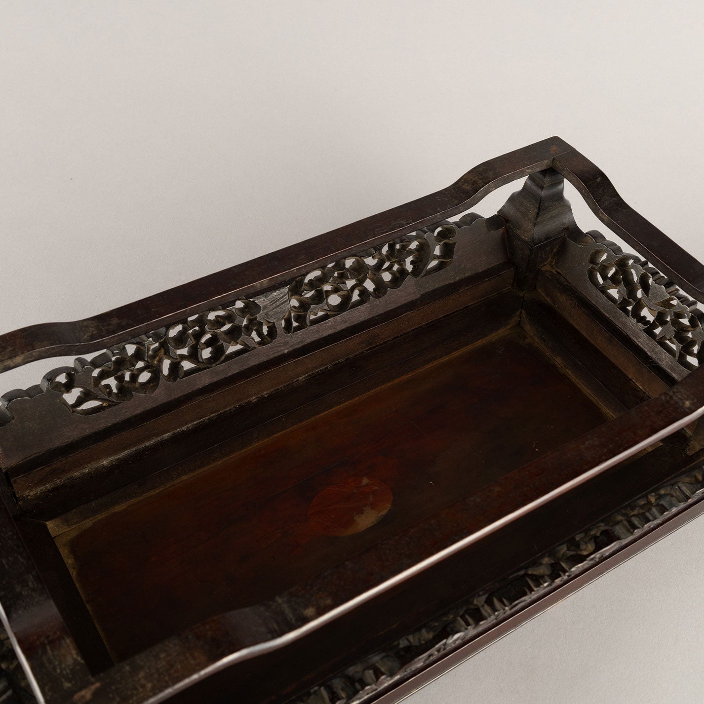 Karaki tea table