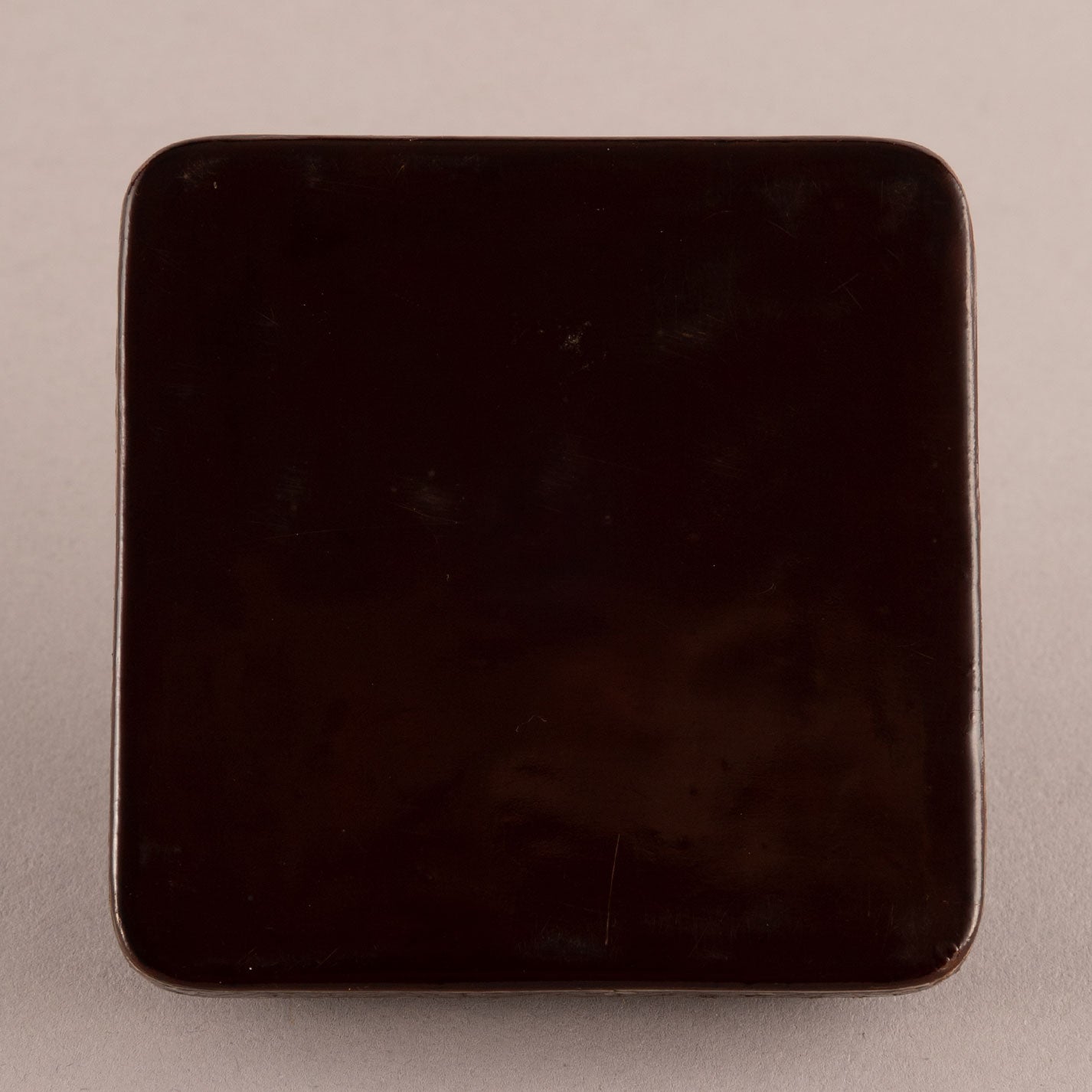 Mother-of-pearl Matsushita Takashi Kanren square box with lid