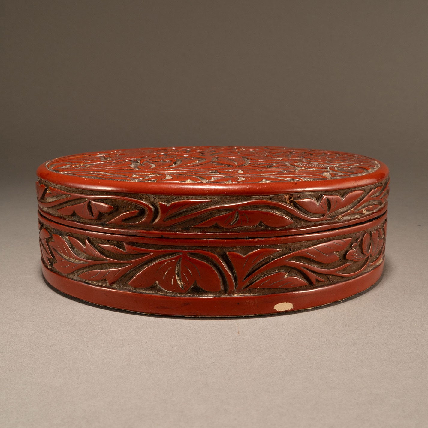 Red lion and flower motif box