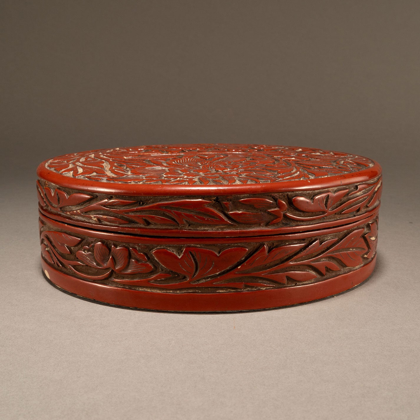 Red lion and flower motif box