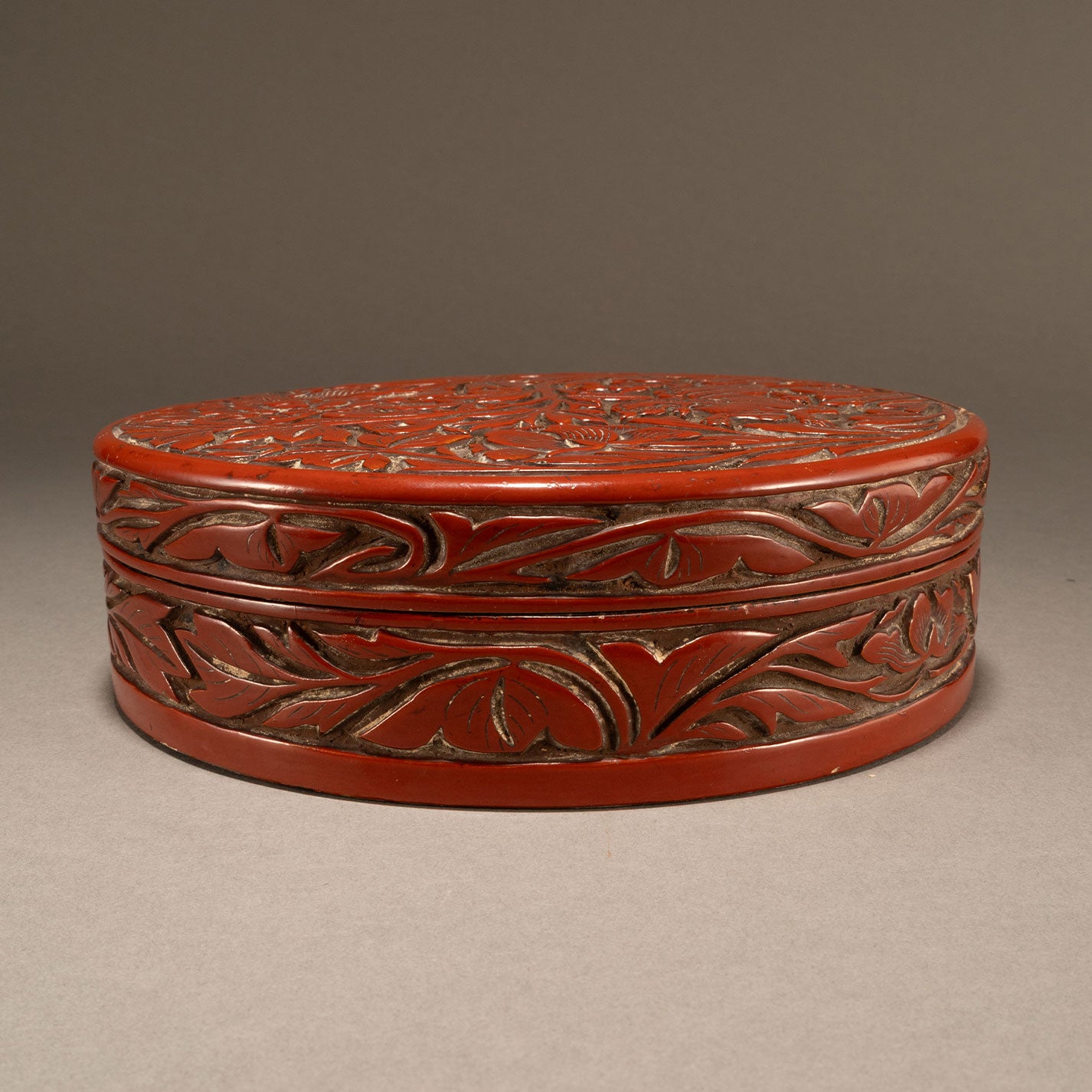 Red lion and flower motif box