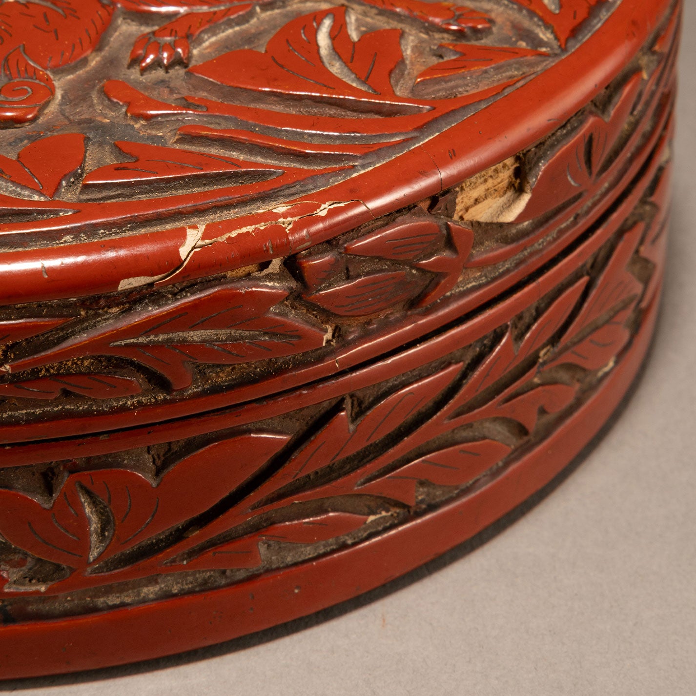 Red lion and flower motif box