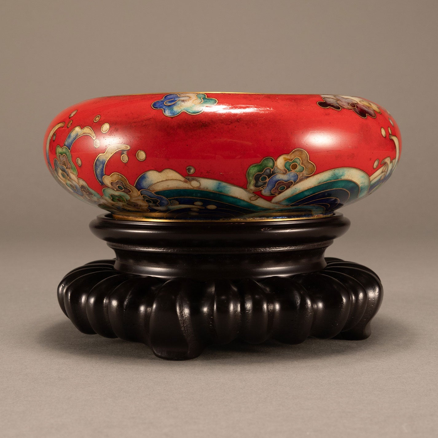 Enamel sea wave pattern brush wash