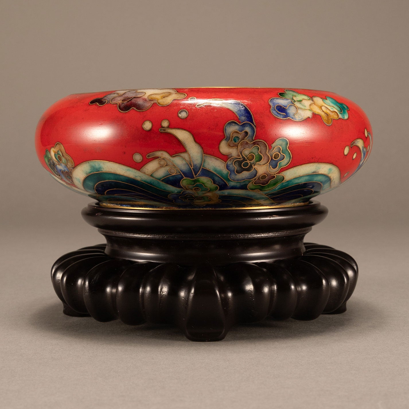 Enamel sea wave pattern brush wash