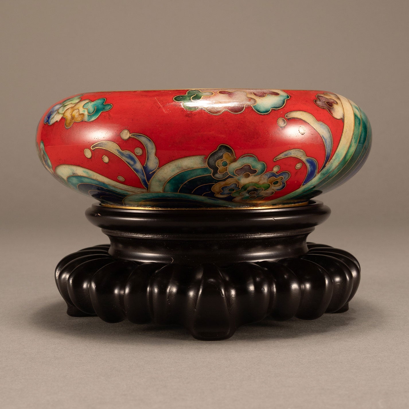 Enamel sea wave pattern brush wash