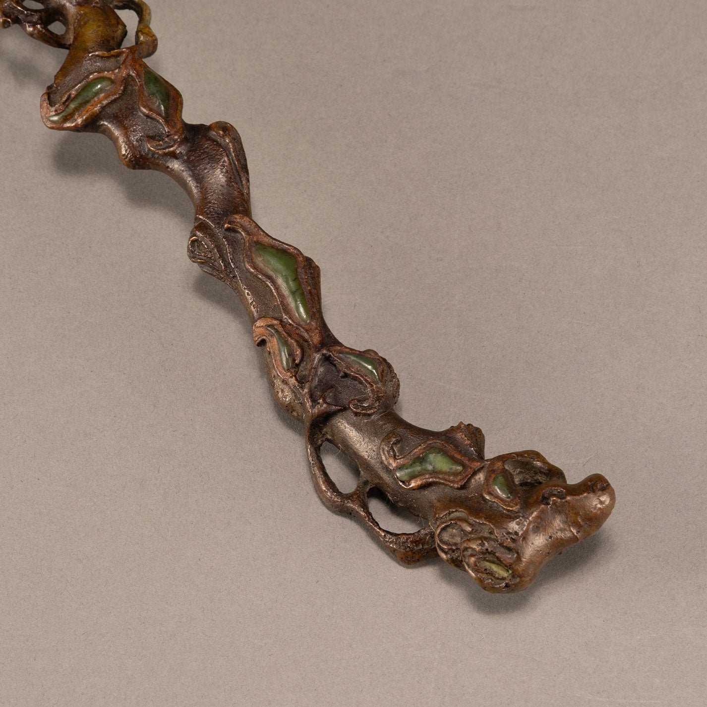White jade inlaid rui
