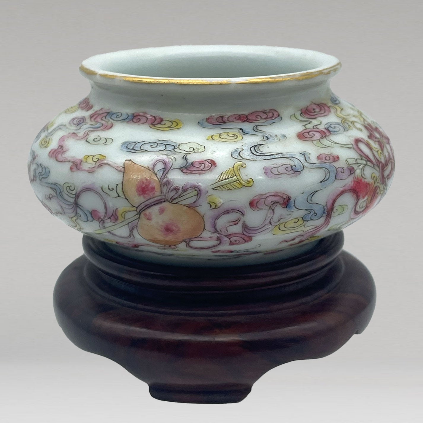 Powder-painted Eight Treasures Cloud Pattern Water Cup