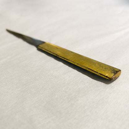 Aikuchi Koshirae with Black Lacquer Scabbard Decorated with Grapevine Design